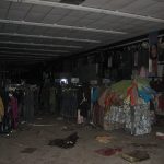 clothing store rack (foto: Infrogmation / CC BY 2.5, Wikimedia Commons)