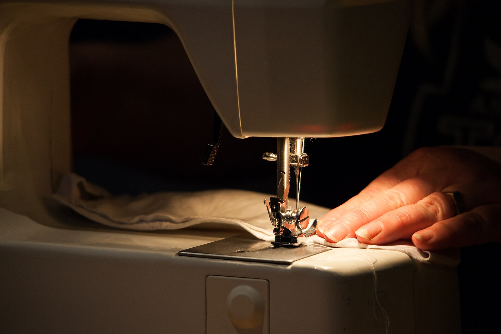 sewing needles and thread